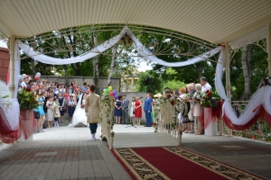 В Ставрополе в День России откроется летний сезон свадеб в «Беседке счастья»