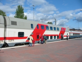 Из Кисловодска в  Москву пассажиров повез двухэтажный поезд