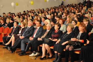 Депутат Думы Ставрополя вручил грамоты лучшим педагогам