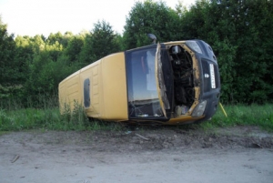 На Ставрополье пассажирская «Газель» опрокинулась в кювет, есть пострадавшие