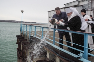 Освященная крещенская вода пришла в дома тысяч ставропольцев