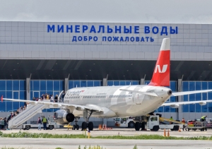 Аэропорт Минвод закрыли 26 июня из-за повреждения взлетной полосы