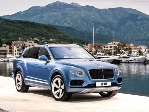 В автомобилях Bentley появится «голографический дворецкий»