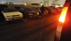 Четыре иномарки стали «жертвами» незатейливого парковщика в Ставрополе