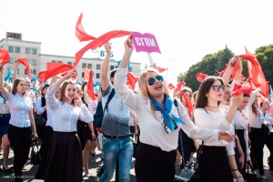 На главной площади Ставрополя новобранцев вузов посвятили в первокурсники