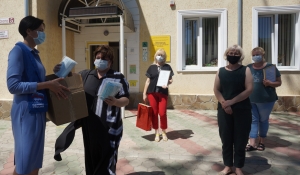 Депутат Госдумы от Ставрополья передала соцработникам региона маски