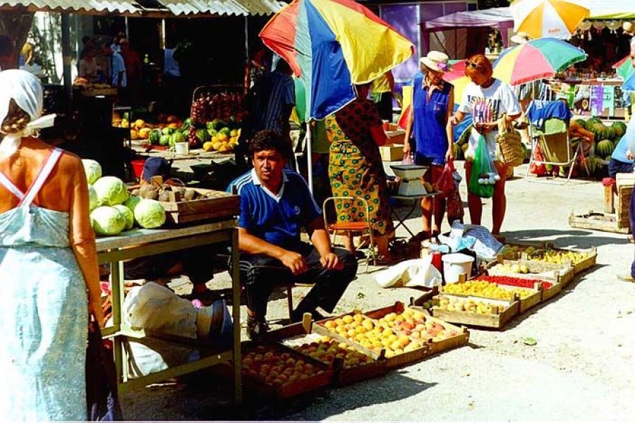Покажи рынок. Овощной рынок Майкоп. Стороны рынка. Овощной рынок в Автозаводском районе.